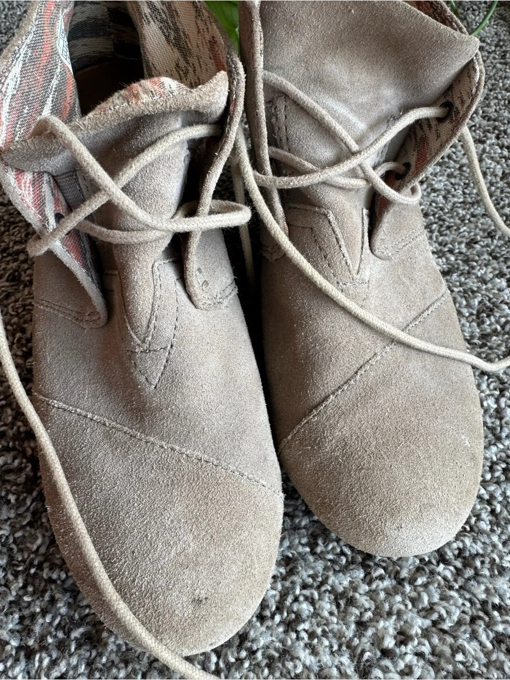 TOMS Suede Wedge Booties Womens Size 10 Taupe Lace Up Chukka Ankle Boots